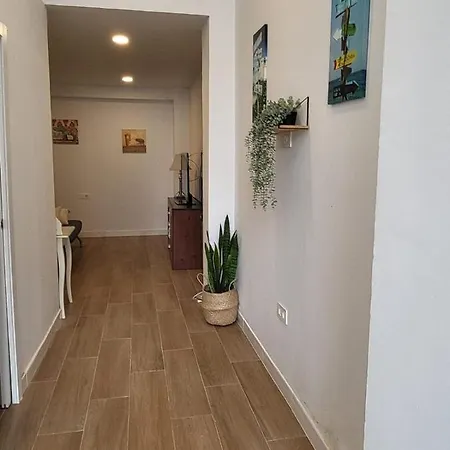 Las Navas Huelin Apartment